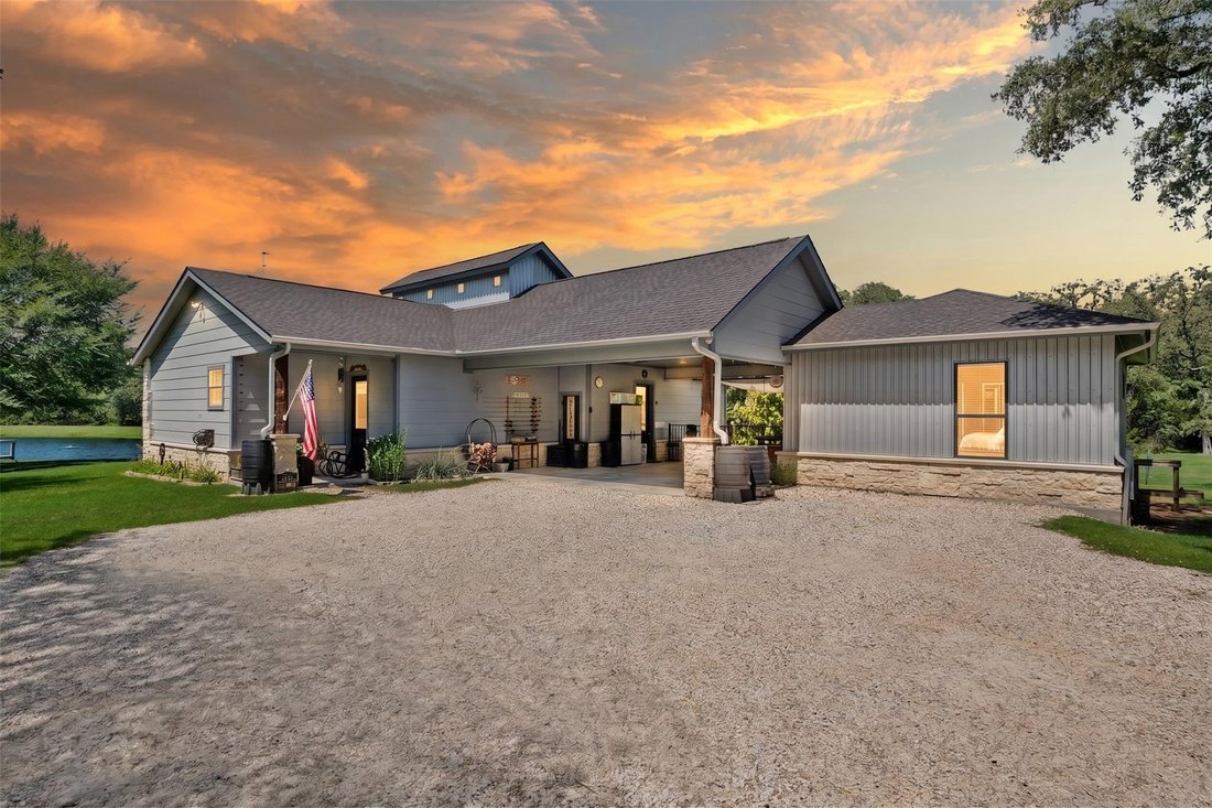 House in Milano, Texas, United States 4 - 18562028