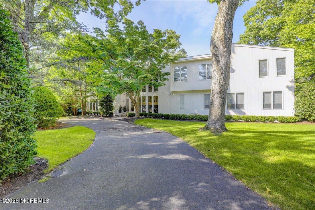 House in Oakhurst, New Jersey, United States 2 - 18561349