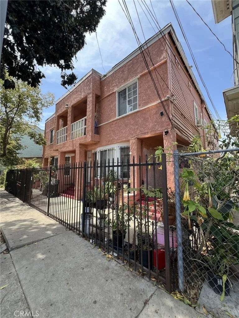 Condo in Los Angeles, California, United States 1 - 18562290