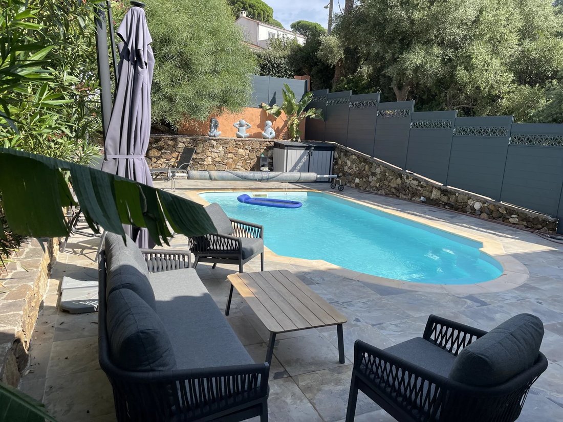 Villa in Nord, Cavalaire-sur-Mer, France 1 - 18558182
