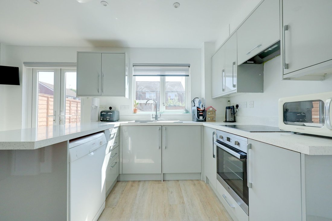 House in Burgess Hill, England 3 - 18559802