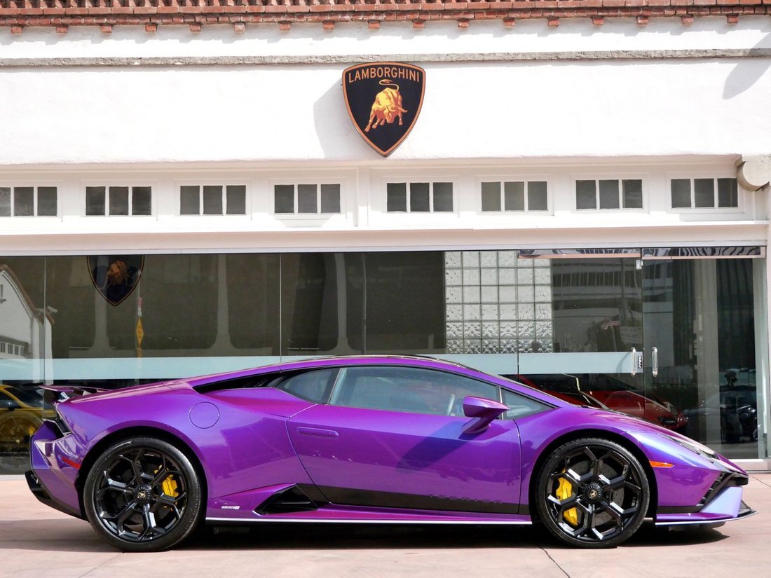 Coupe in Beverly Hills, CA, United States 2 - 18563381