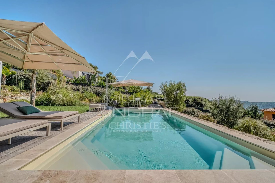 Villa in Tourrettes-sur-Loup, Provence-Alpes-Côte d'Azur, France 2 - 18559760