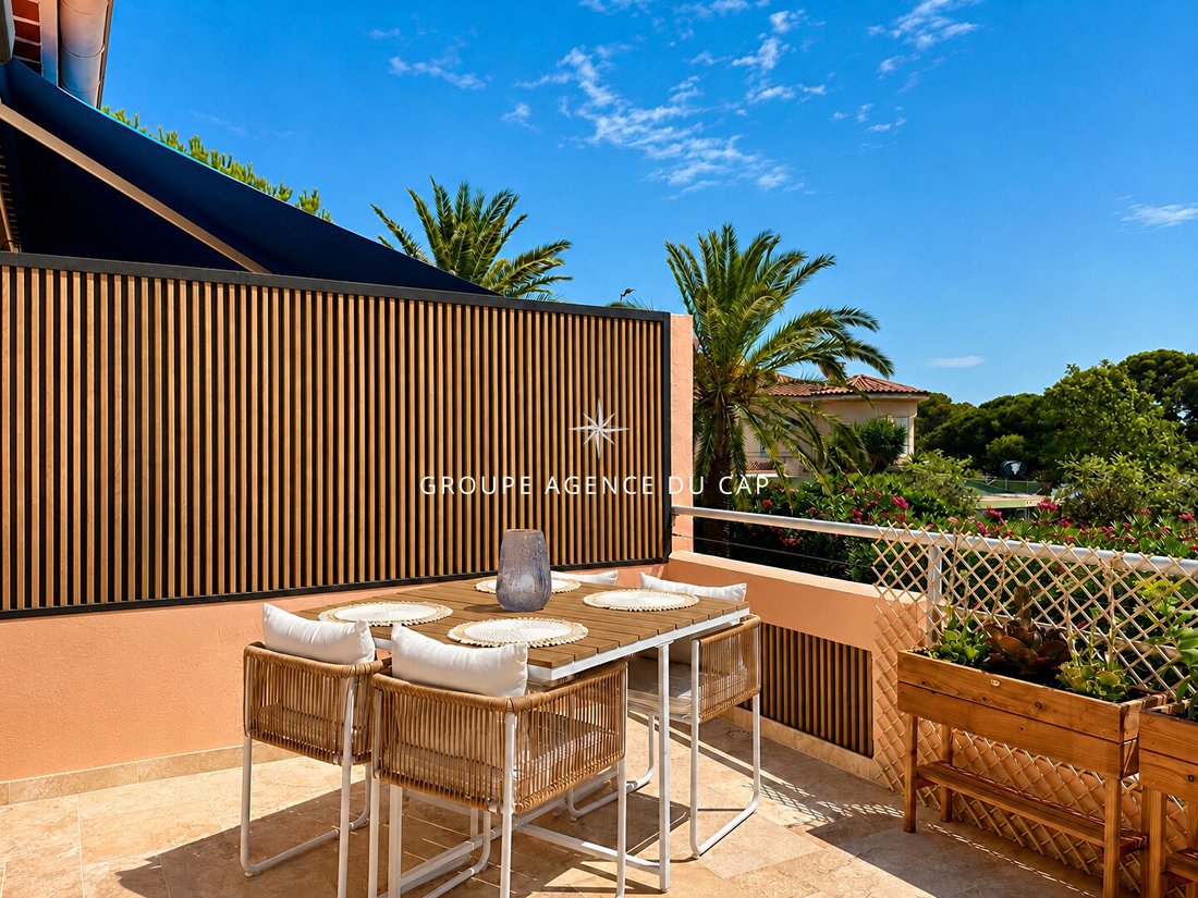 Villa in Les Issambres, Roquebrune-sur-Argens, France 2 - 18563818