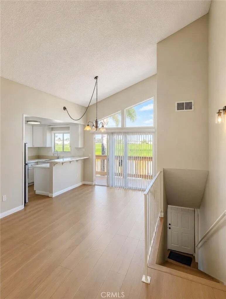 Huntington Beach, California, United States 5 - 18562517