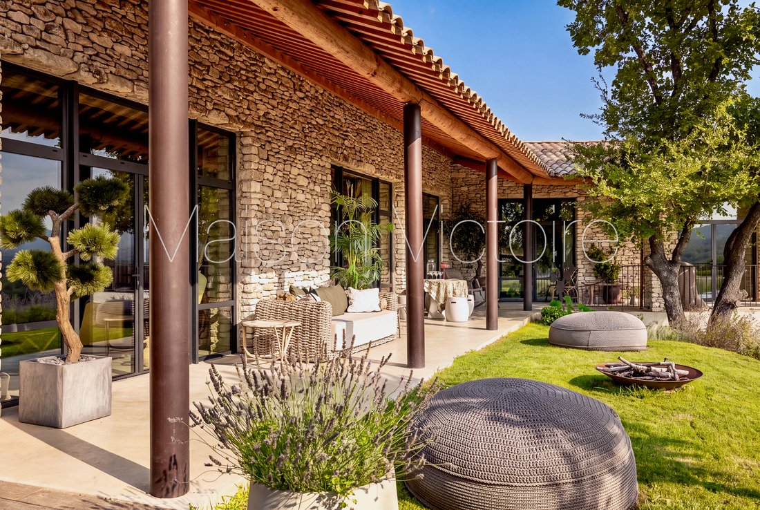 House in Gordes, Provence-Alpes-Côte d'Azur, France 5 - 18563502