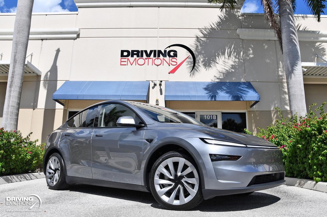 Suv in Lake Park, FL 33403 1 - 18559965