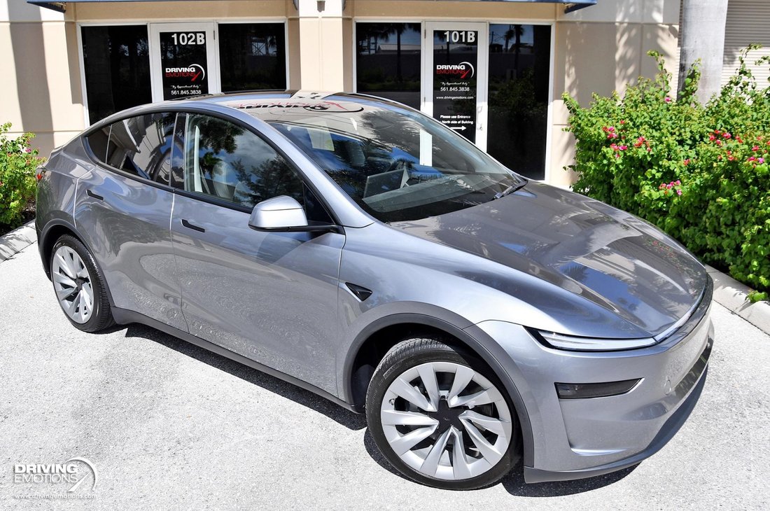Suv in Lake Park, FL 33403 2 - 18559965