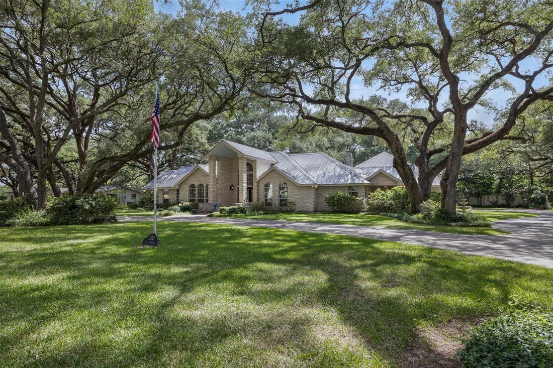 House in Columbus, Texas, United States 1 - 18565665