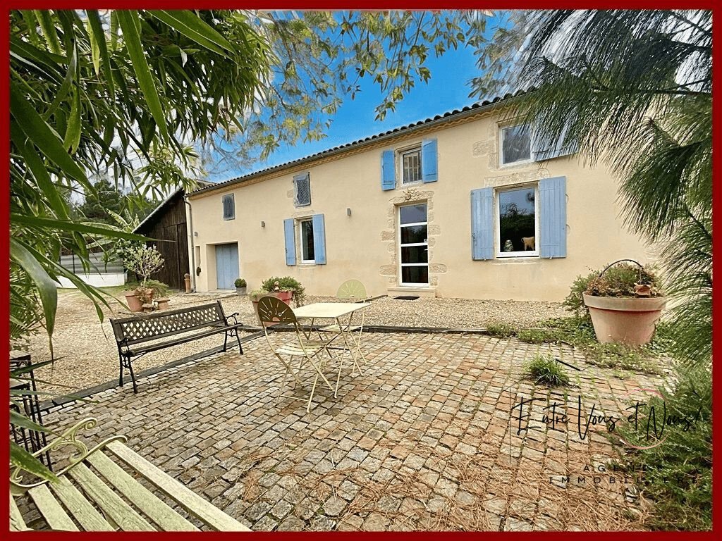 House in Centre Ville, Langon, France 1 - 17432832