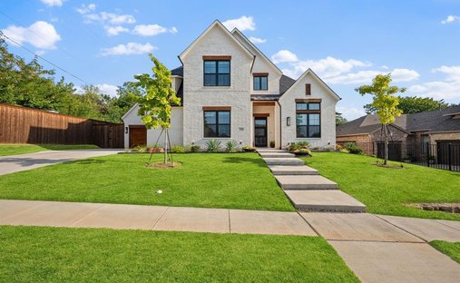 House in Lewisville, Texas, United States 1