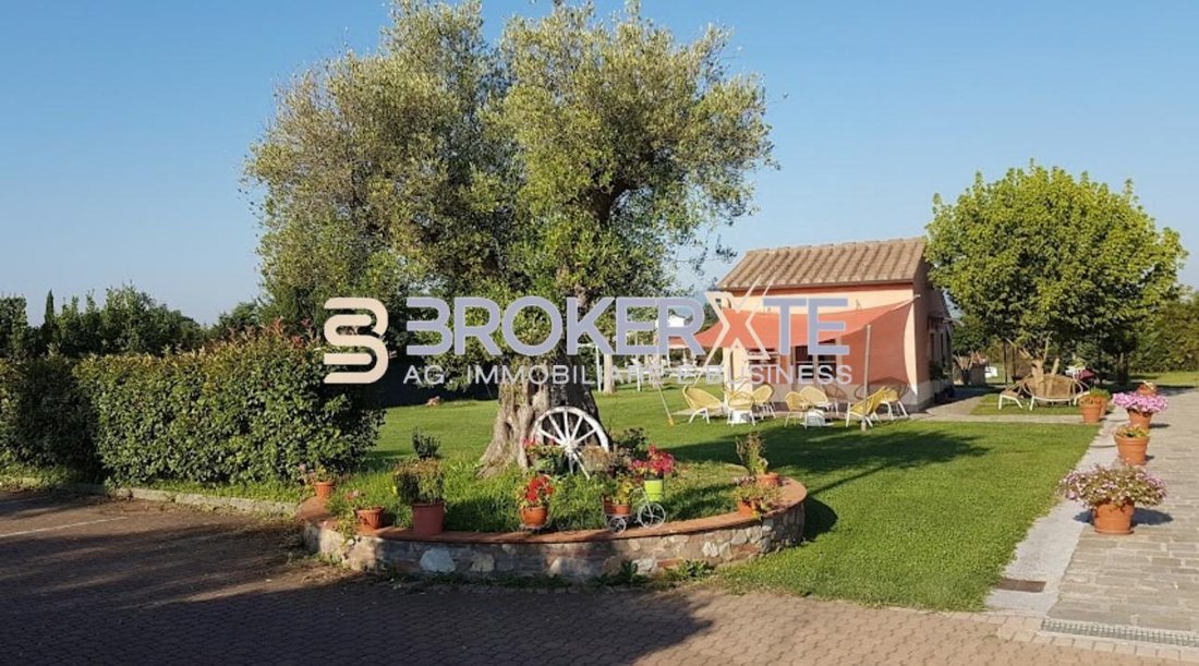 Farm Ranch in Altopascio Centro, Altopascio, Tuscany 2 - 14942166