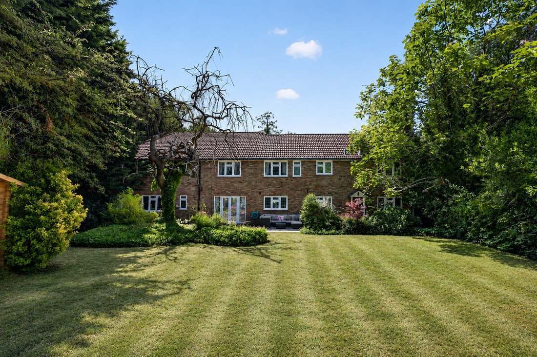 House in Farnham Royal, England 2 - 18565472