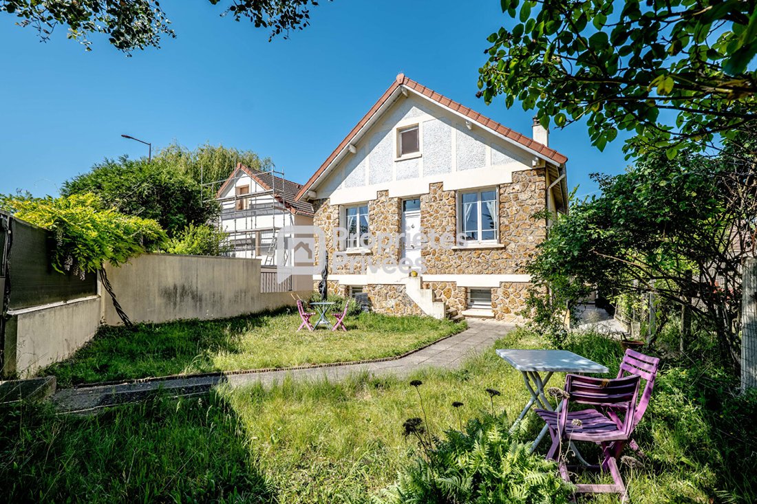 Villa in Cachan, Ile-de-France, France 1 - 18563825