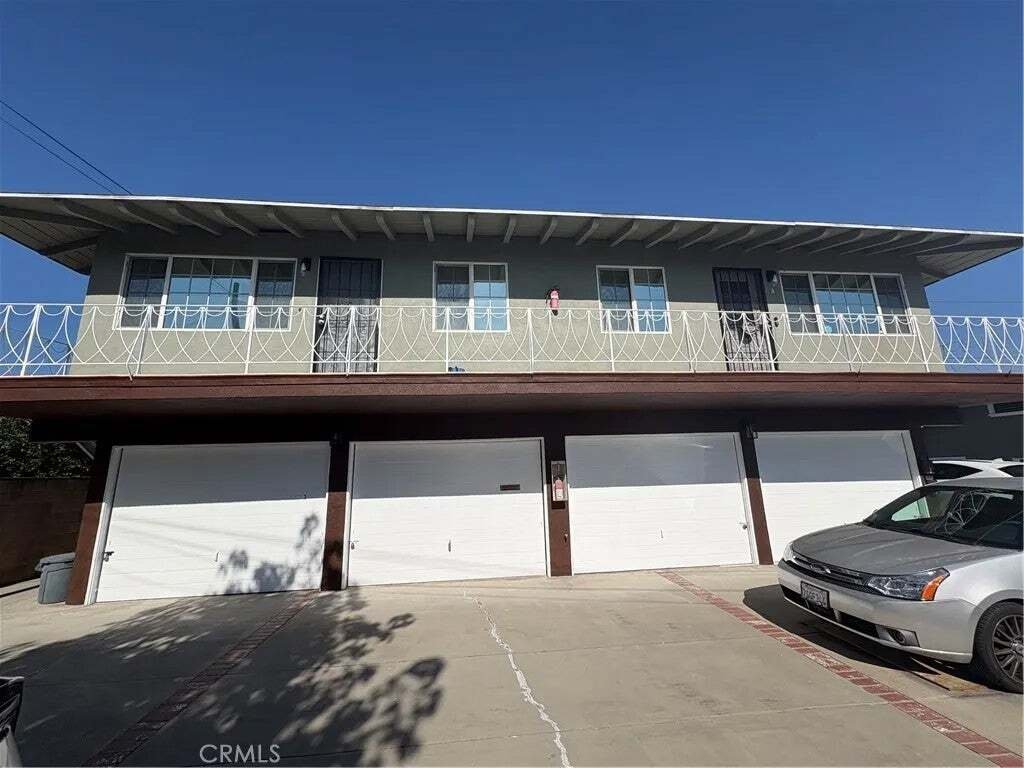 Whittier, California, United States 3 - 18559411