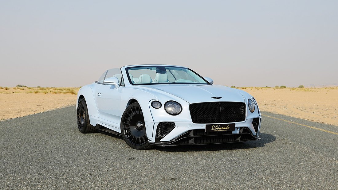 Cabriolet in Dubai, United Arab Emirates 1 - 18564259