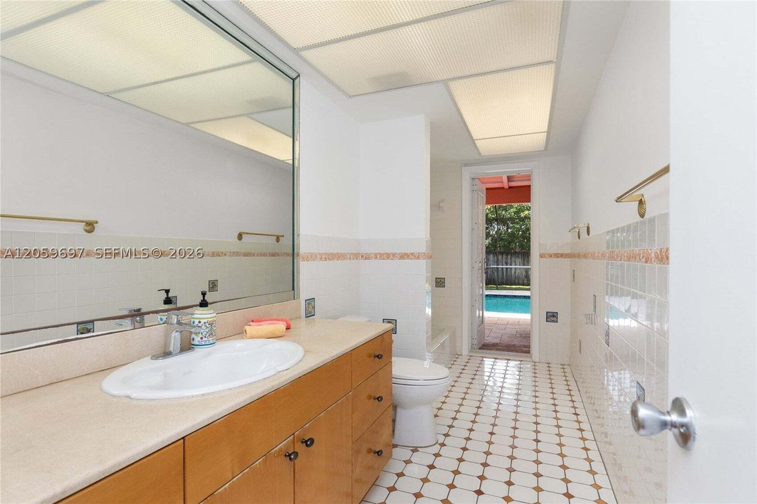 House in Coral Gables, Florida, United States 5 - 18561966
