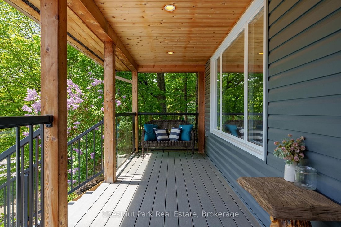 House in Huntsville, Ontario, Canada 3 - 18089953