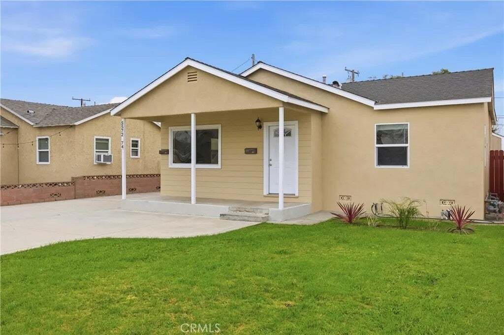 Cypress, California, United States 3 - 18562261