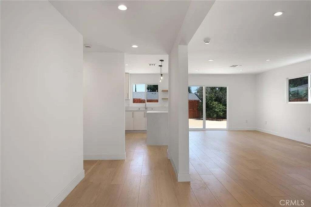 House in West Hills, California, United States 4 - 18559222