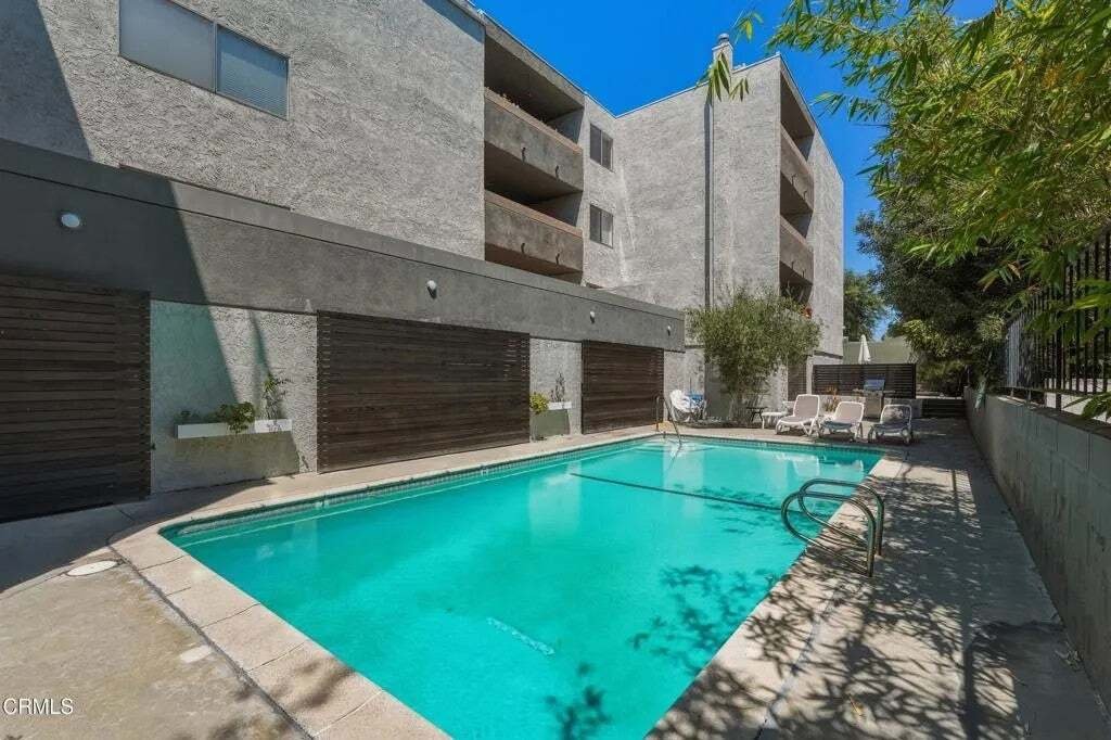 Los Angeles, California, United States 3 - 18562178