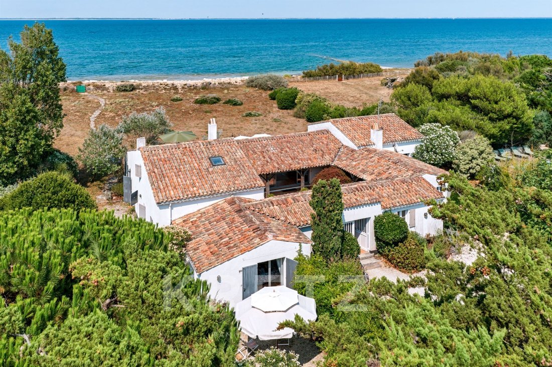 House in Les Portes-en-Ré, Nouvelle-Aquitaine, France 1 - 18563887