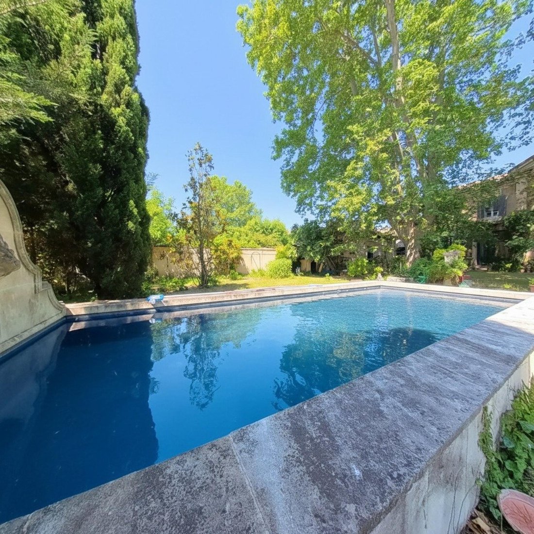 House in Centre Ville, Le Thor, France 1 - 18035724