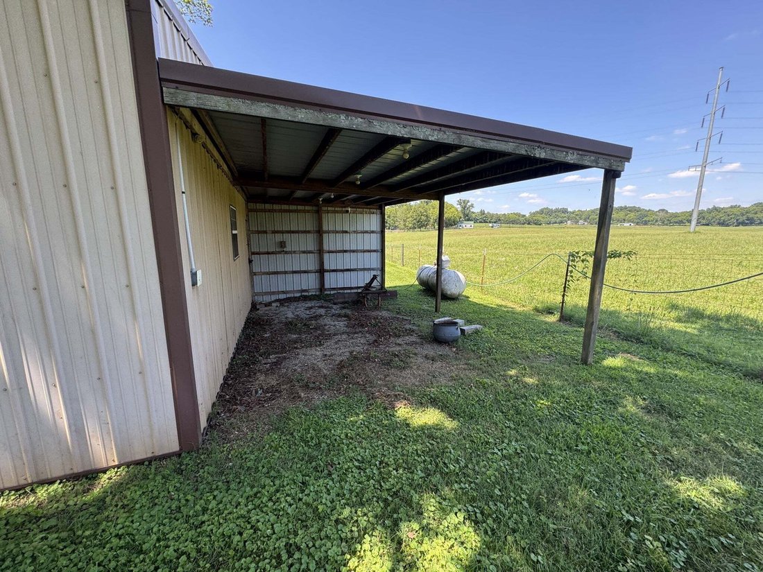 Arrington, Tennessee, United States 4 - 18558522