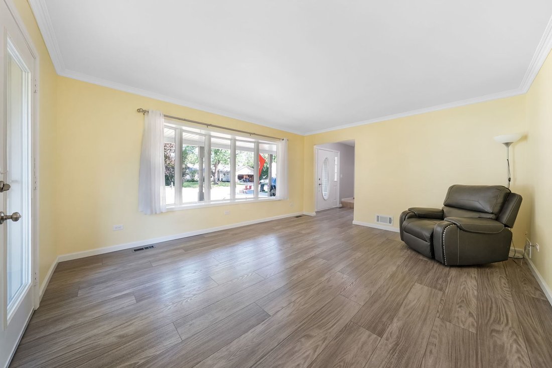 House in South Elgin, Illinois, United States 3 - 18562545