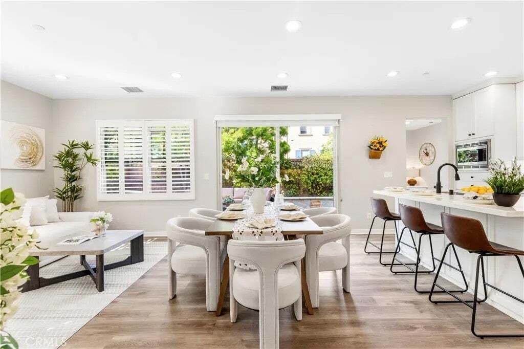 Condo in Irvine, California, United States 1 - 18559542