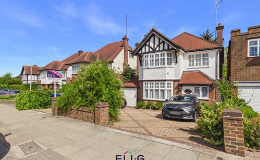 House in Temple Fortune, Barnet, England 1