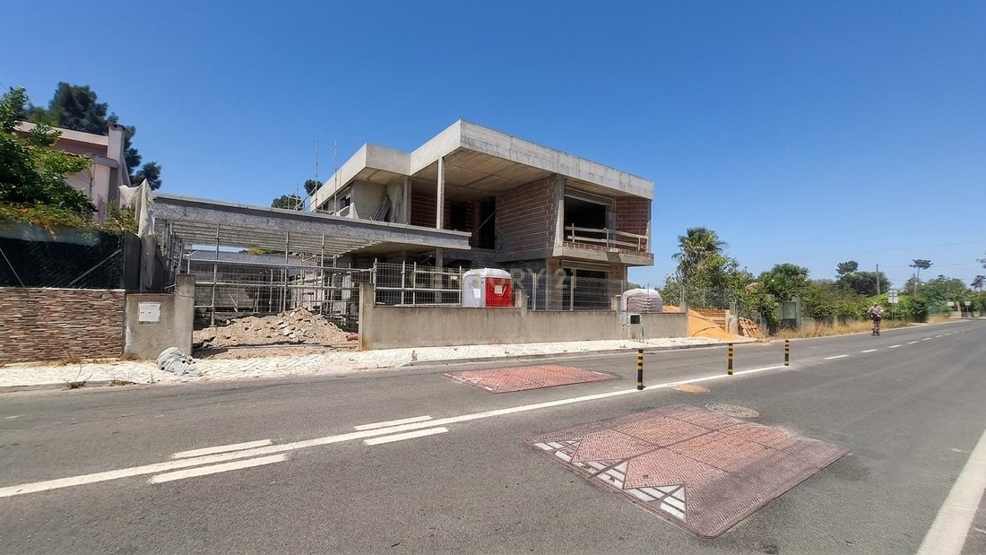 Villa in Aroeira, Charneca de Caparica e Sobreda, Portugal 2 - 17010630