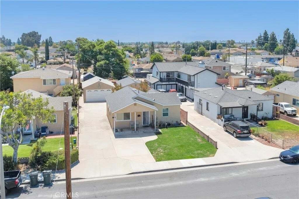 Cypress, California, United States 1 - 18562261