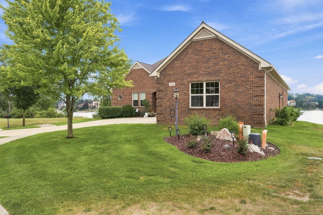 House in Oxford, Michigan, United States 3 - 18564972