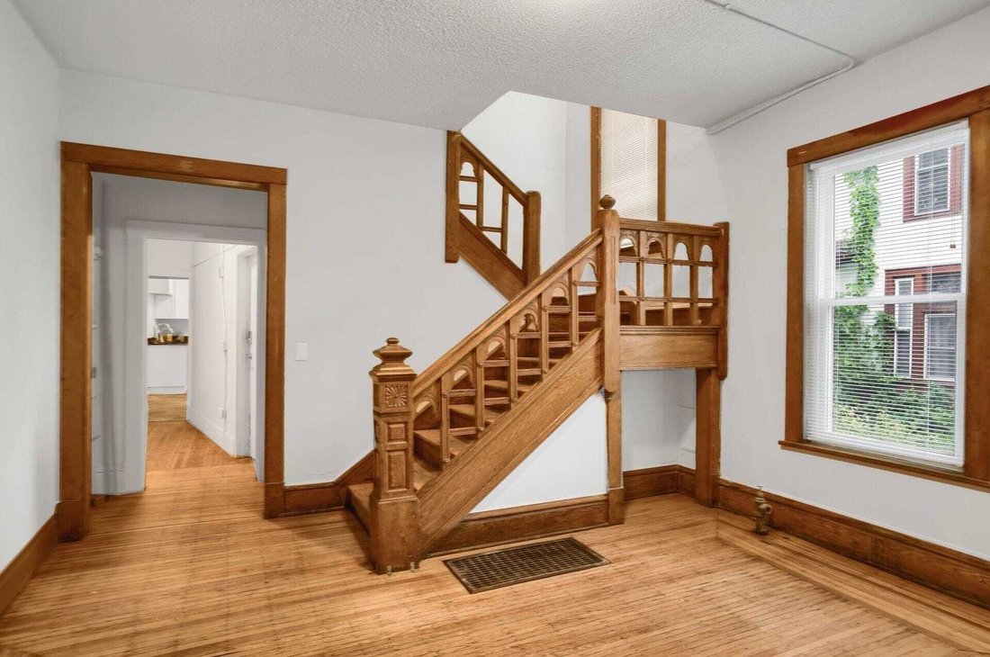 Minneapolis, Minnesota, United States 3 - 18564945