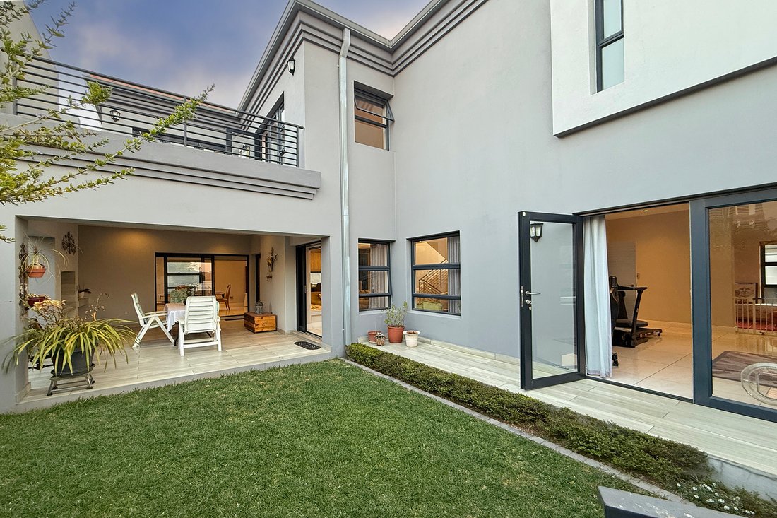 Country House in Hyde Park, Gauteng, South Africa 5 - 18563880