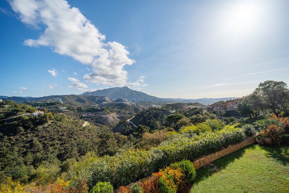 Villa in El Madroñal, Benahavis, Spain 3 - 18565192