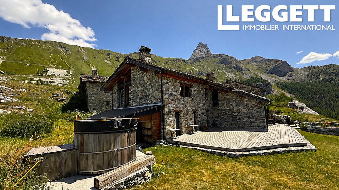 Chalet in Tignes, Auvergne-Rhône-Alpes, France 1 - 18563382