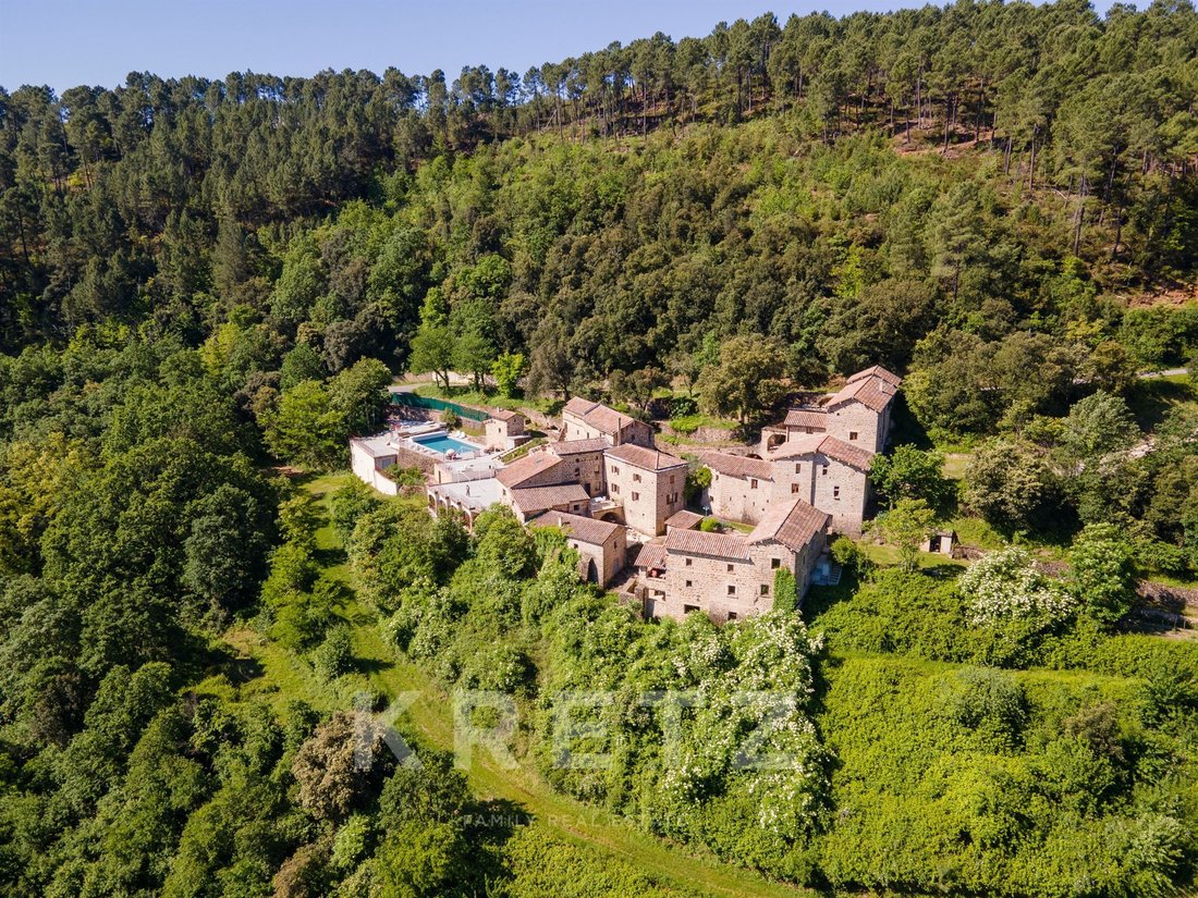 Faugères, Auvergne-Rhône-Alpes, France 1 - 18560231