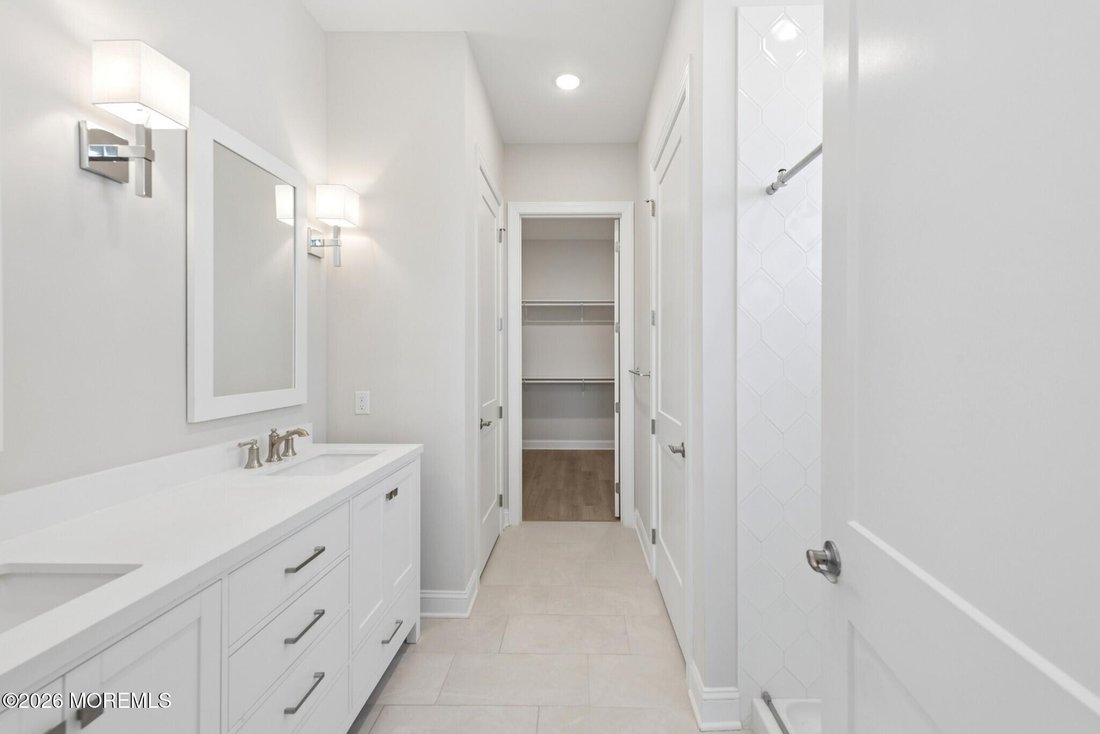 House in Manalapan Township, New Jersey, United States 3 - 18558423
