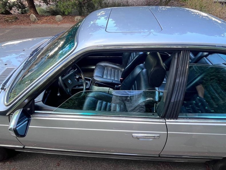 Coupe in Glendale, United States 5 - 18565551