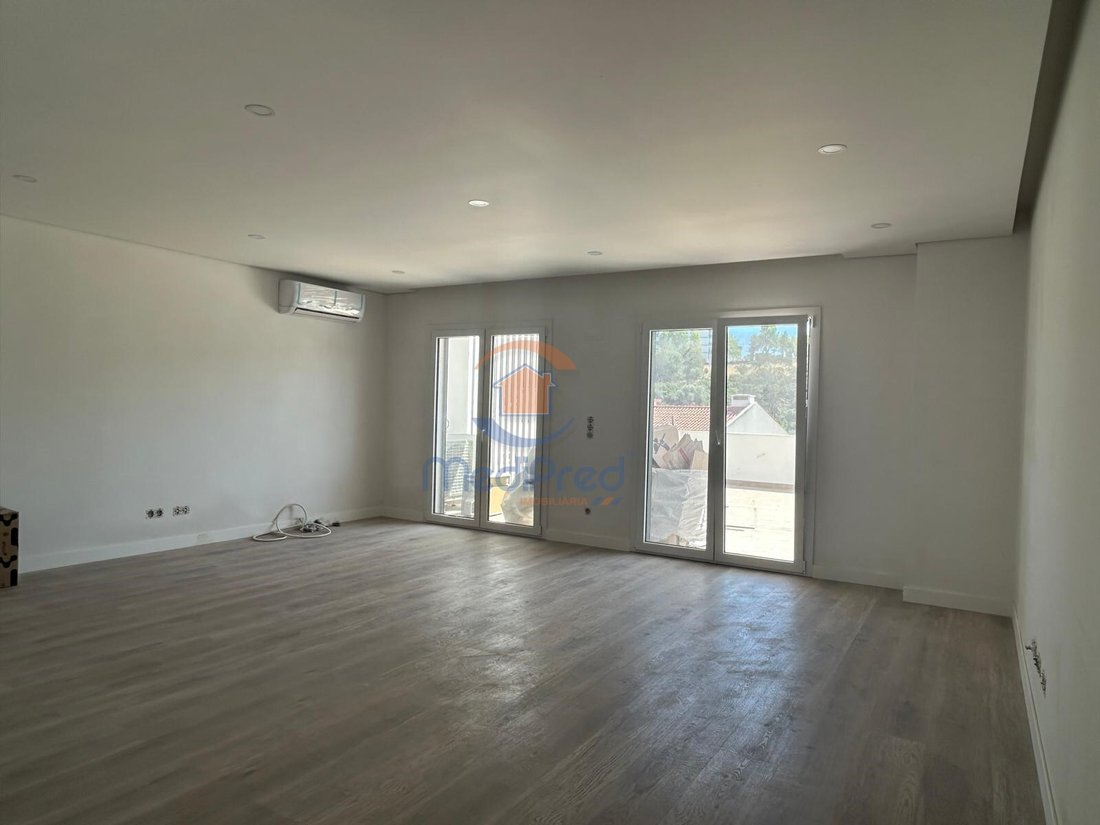 Apartment in Ramada e Canecas, Lisbon, Portugal 1 - 18566207