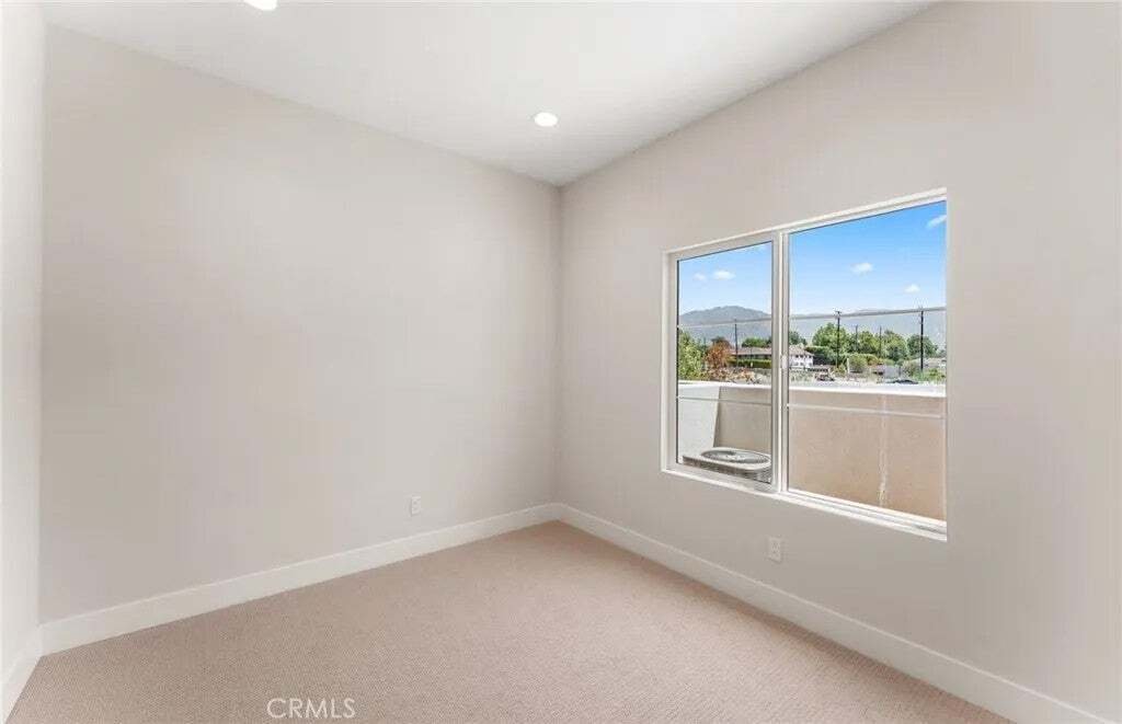 Townhouse in Burbank, California, United States 2 - 18559130