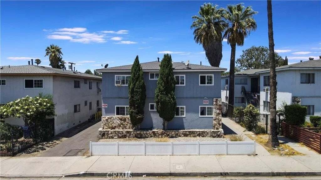 Los Angeles, California, United States 2 - 18559350
