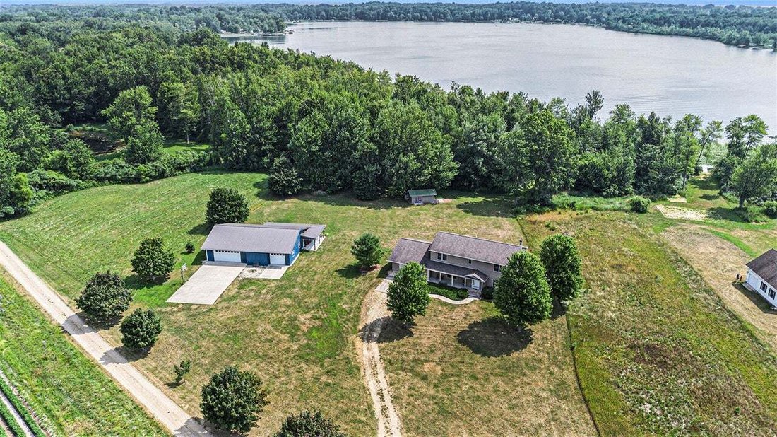 House in Hartford, Michigan, United States 4 - 18539463