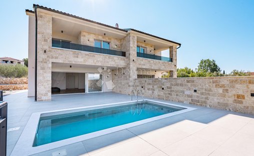 House in Malinska, Primorje-Gorski Kotar County, Croatia 1