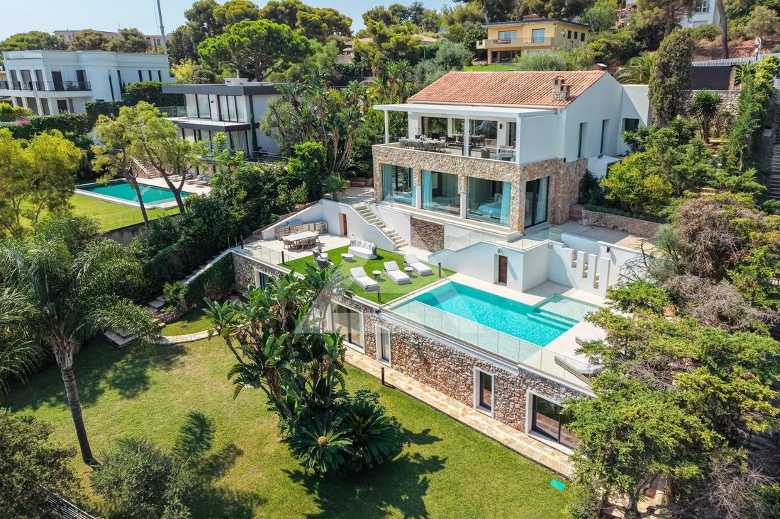 Villa in Cap Martin, Roquebrune-Cap-Martin, France 1 - 18560086