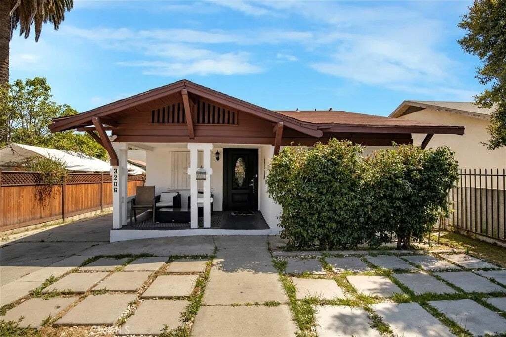 Los Angeles, California, United States 1 - 18559268