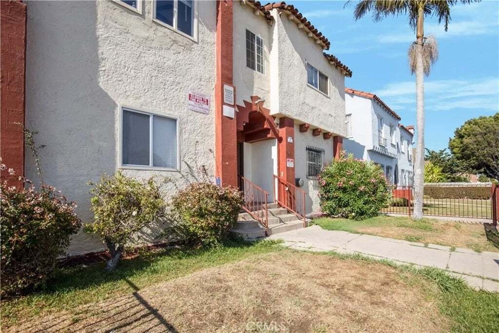 Los Angeles, California, United States 5 - 18562491