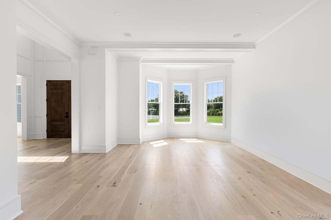 House in Melville, New York, United States 5 - 18558372